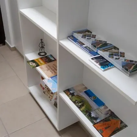 Super Center, Modern Under The Stars בורגאס